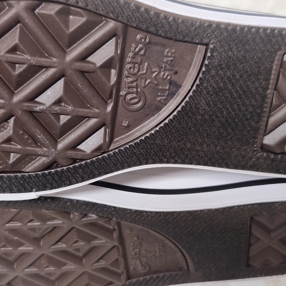 Converse Chuck Taylor All Star Hi Top Cream Color w/Butterflies Youth Kids Sz 12 - Picture 9 of 10